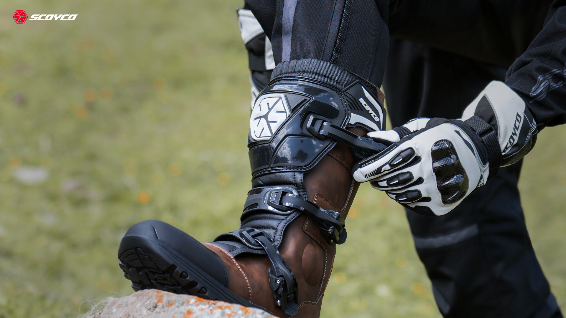 Protective adventure riding boots