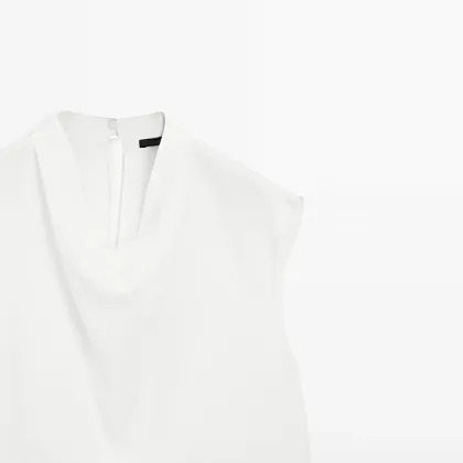 Women's flowing pleated collar vest