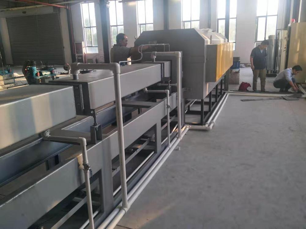 Mesh belt bright quenching heat treatment furnace