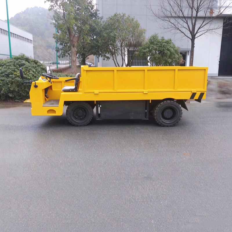 High Capacity Compact Truck for Waste Management