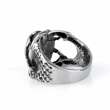 Vintage hollow gecko Oval ruby ring