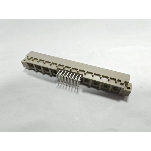 DIN 41612 M TYPE Male 32P 90 DIP