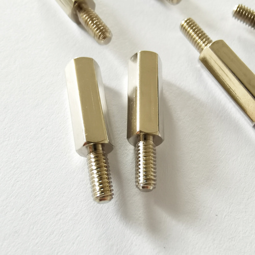 Přizpůsobte si šestihrannou upínací matici s plochou hlavou