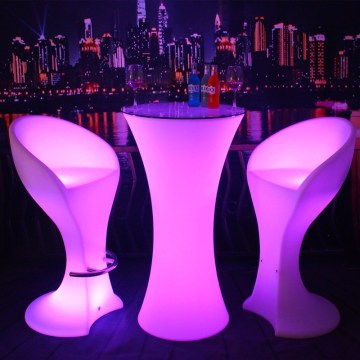 Glowing LED Bar Furniture: Light Up Cocktail Tables, LED καρέκλες και πλαστικά τραπέζια φωτός