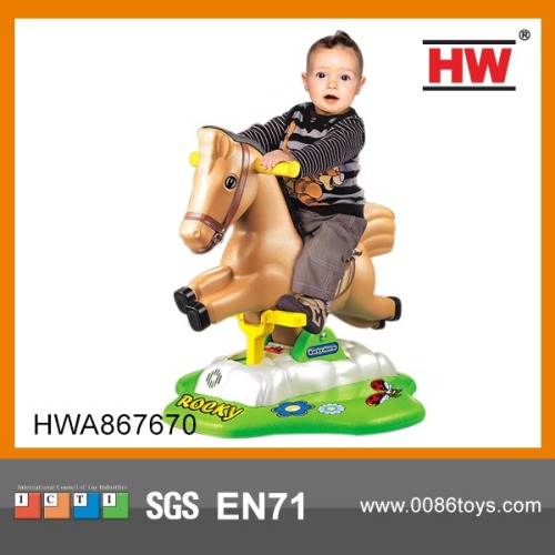 naik kuda goyang dengan musik rocking horse