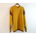 Maglione a maglia a maglia giallo allo zenzero in vendita