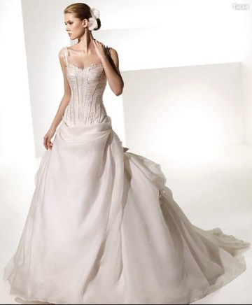 Ball Gown Sweetheart Straps Chapel Train Taffeta Organza Bowknot Ruffled Wedding Dress