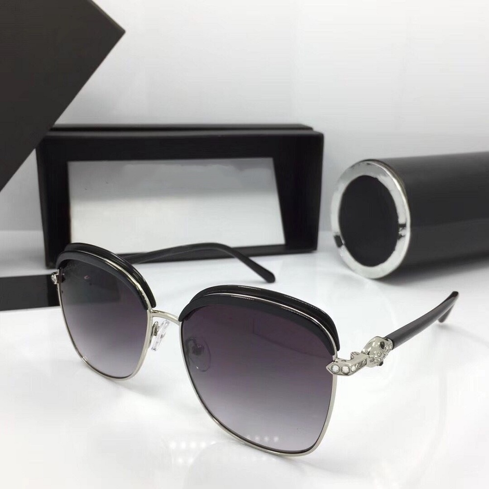 Grey Mirrored Sunglasses
