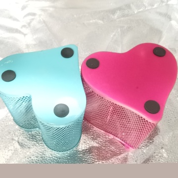 Heart-shaped pen holder metal grid simple stationery storage