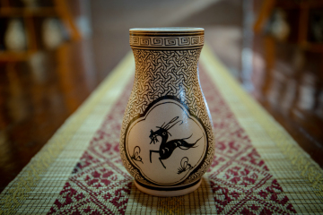 Underglaze painted deer pattern jar