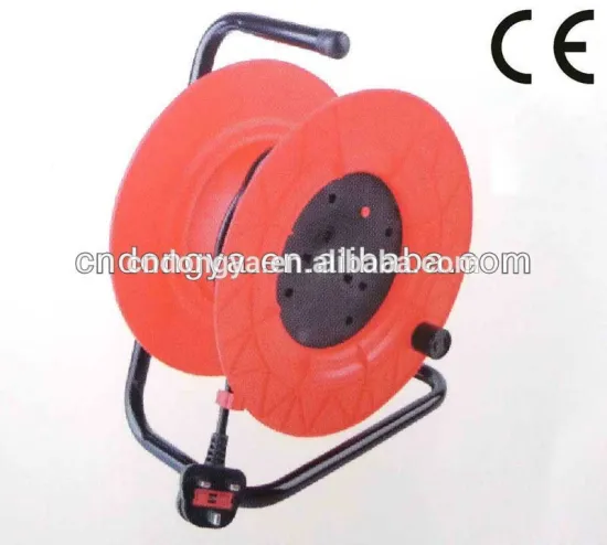 U.K 3-0utlet plastic cable reel (50m)
