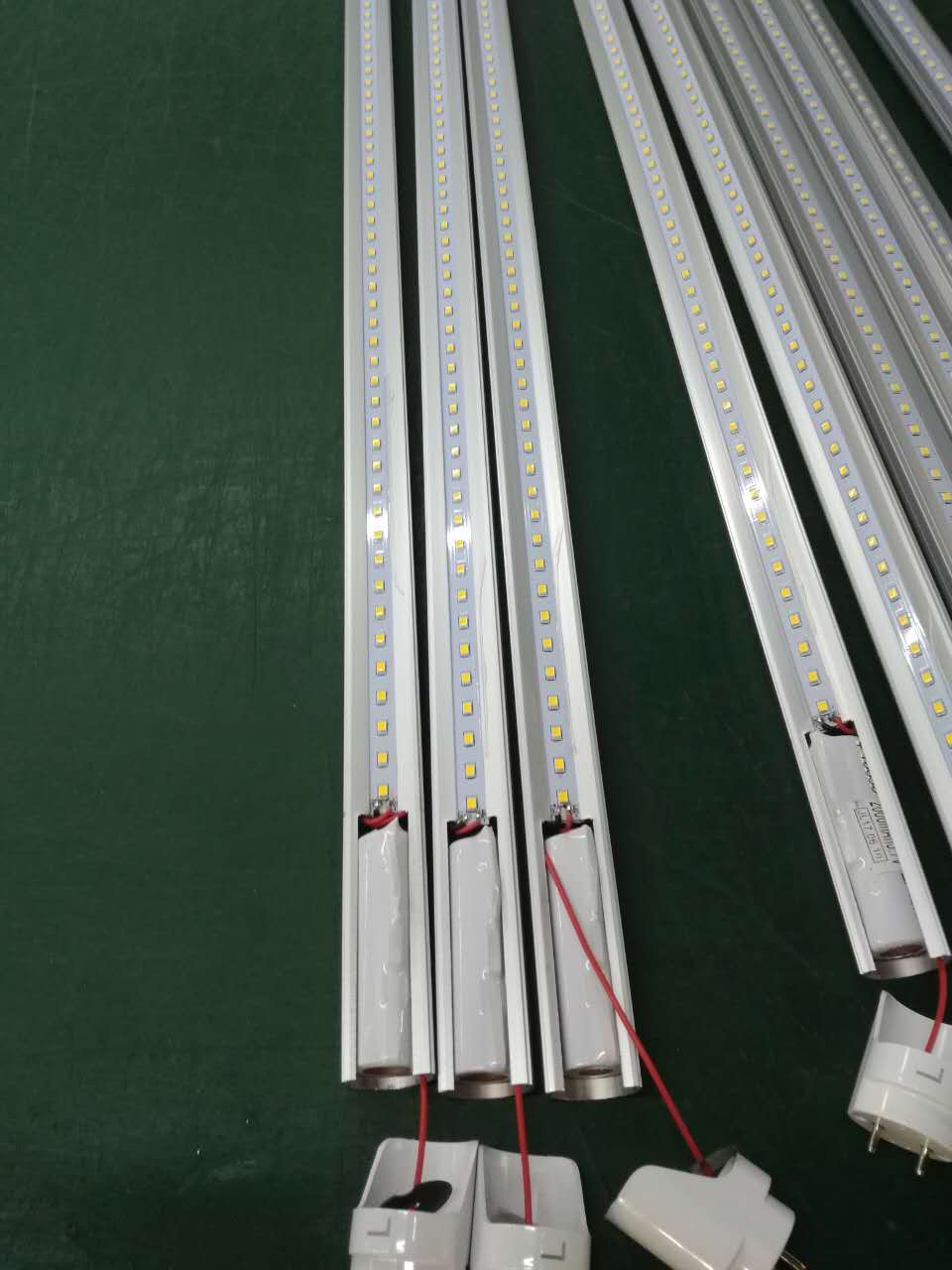 rechargeab led tube light