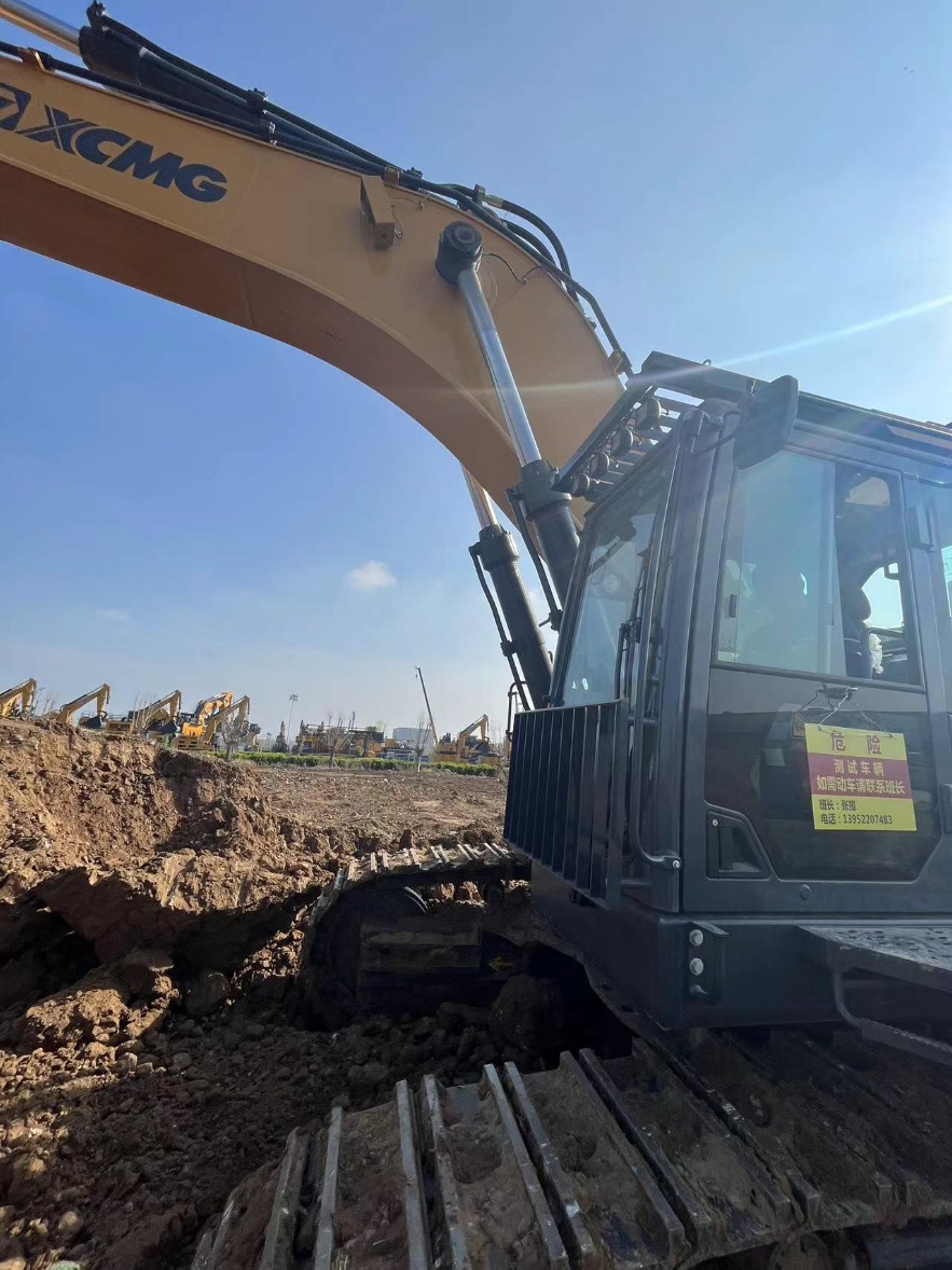 Used XCMG XE800GA crawler excavator