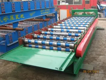 For roof and wall concrete roof tiles rolled line
