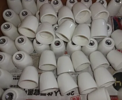 China fatory CE E27 ceramic lampholder lamp large quantity of cong