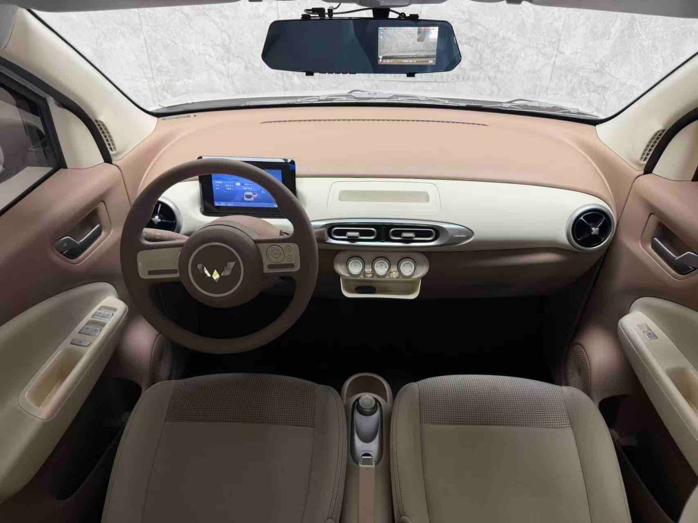 Wuling Hongguang MINIEV 2025 Model, 205km/h, Lithium Iron Phosphate, Four-Door Advanced Version