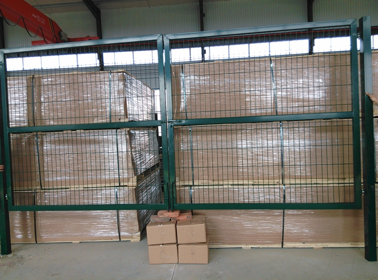 welded wire mesh swing type metal door