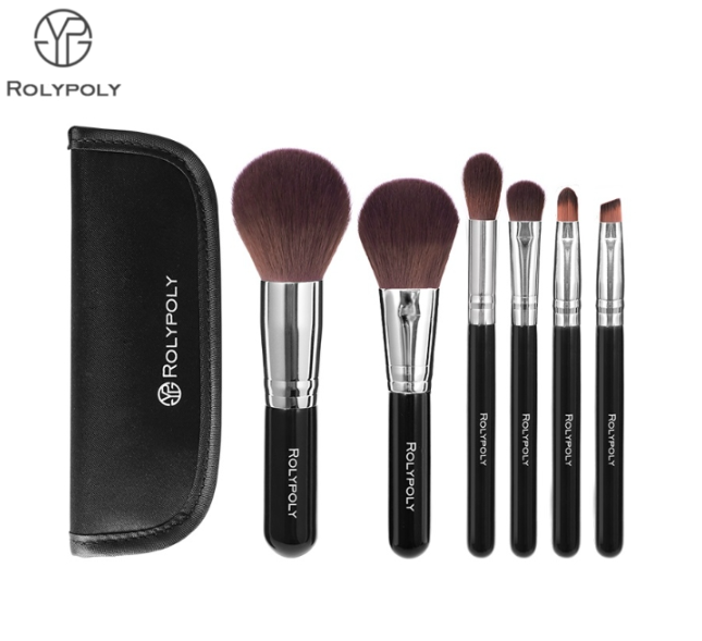 Mini Makeup Brush set with brand