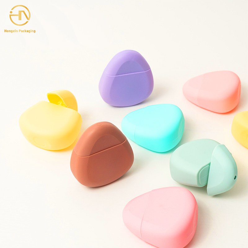 mini sunscreen bottles