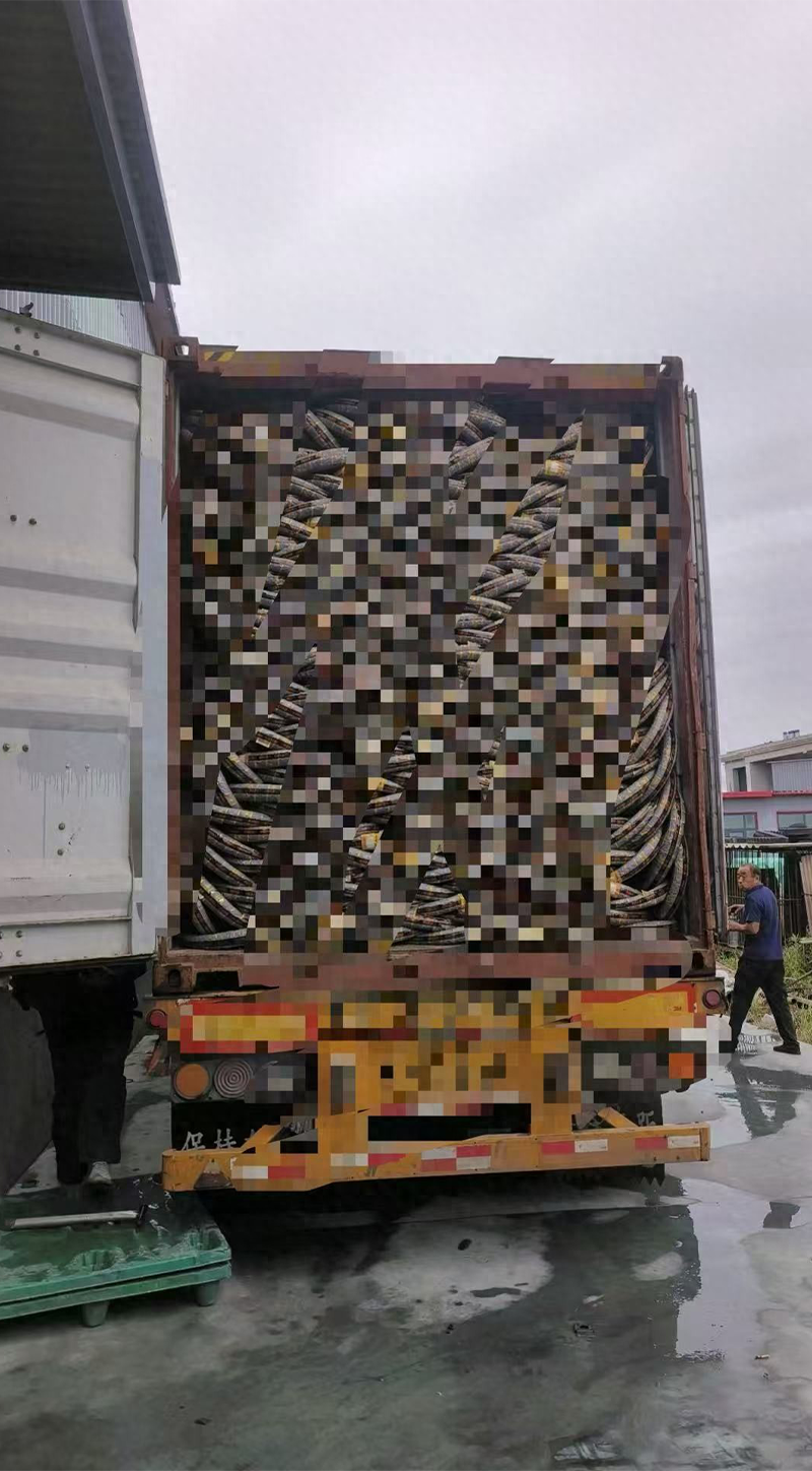Quality Wins Repeat Customers! 10 Containers of Rislife Tires Shipped Overseas in a Single Batch