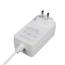 Leistungsadapter 12V 5A AC DC Netzteil