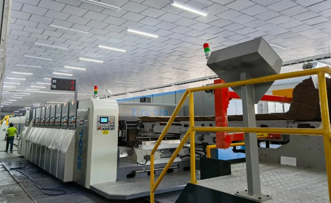 Printing slotting die cutting box gluing packaging machinery