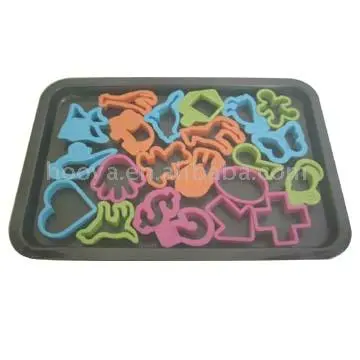 1PCS NON-STICK CAKE MOLD + 22PCS COOKIE CUUTER