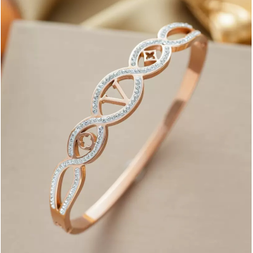 Brazalete hueco de titanio hueco en forma de V de oro rosa