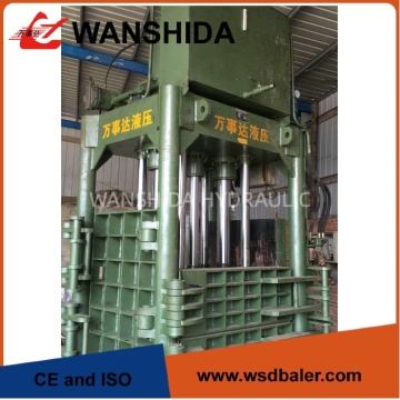 Enfardadeira de papelão e papel totalmente automática