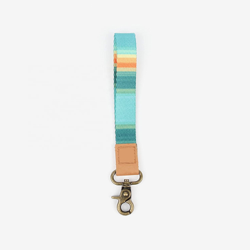 Des clés de bracelet élégantes et des longes pour les femmes: l'accessoire parfait pour vos clés