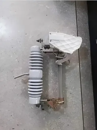 Porcelain arc-extinguishing fuse circuit breaker