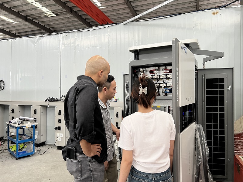 Brazilian Client Conducts On-Site Acceptance; Sennan Electric’s Custom Flexible Charging Stations Shipped Abroad