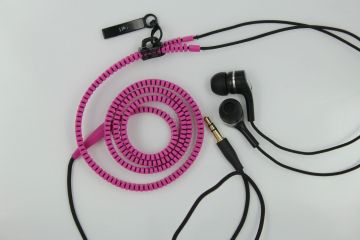 Comfort Zipper Wired Earphones Volume Control , Interchangable Silicone Ear Caps