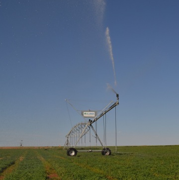 Automatic plant watering center pivot irrigation system