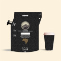 Cold Brew, placentero de café para llevar, una bolsa de café personalizable personalizable, empacando la bolsa de café a la vista