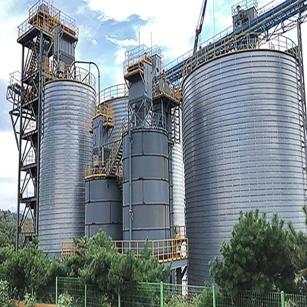 Silos for cost-effective cement mixing system