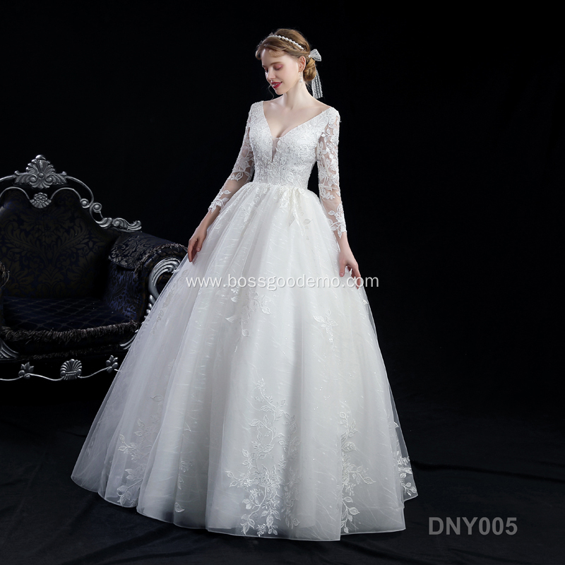 2021 personalized custom V-neck lace applique long sleeve princess wedding dress