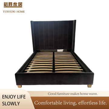 Cama estofada aconchegante e moderna com cabeceira de pelúcia