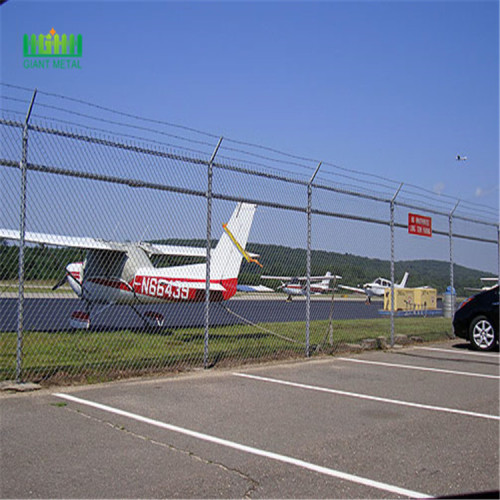 Cercado perimetral del aeropuerto de altura.