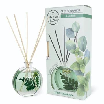 Diffuseur de roseaux insérés de fleurs séchées