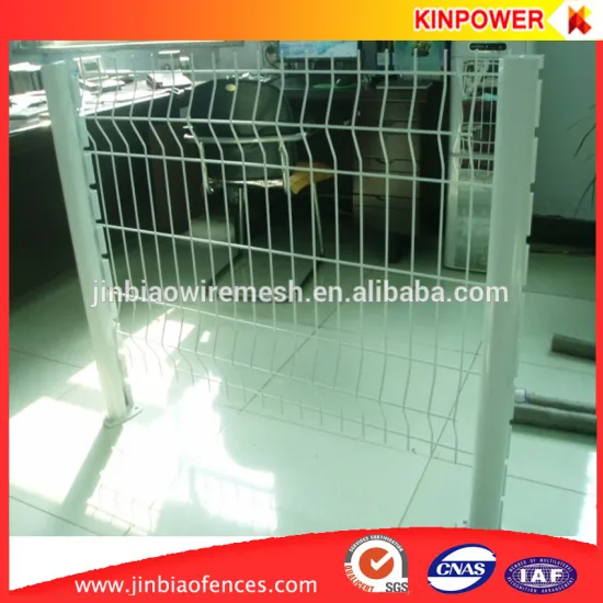 Garden wire mesh fence