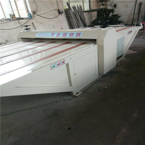 Manual feeding corrugated carton flatbed die cutter machine
