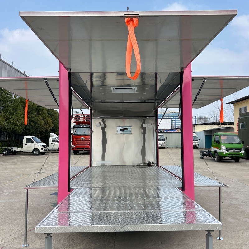 Goods display vehicle