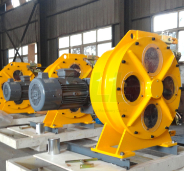 Portable Wine Pump with Rubber Wheels: Efficient Grape Pulp and Liquid Transfer Solution