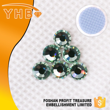 Hot selling luxury popular bling bling plastic ss04 transfer design hot fix rhinestone trimming