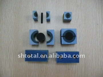 Adjustable diameter blocks with centre plugs