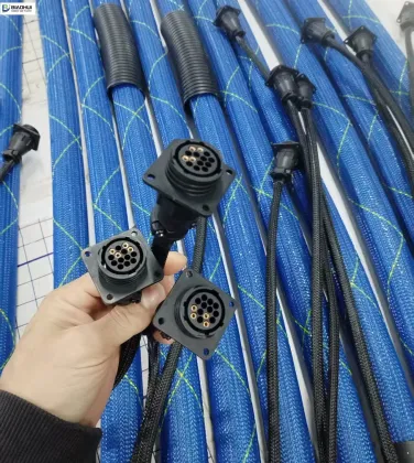 Flexible high industrial standards PTFE thermo hot melt heated hoses for glue melters systems