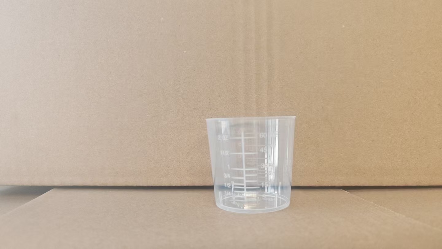 Одноразовая пластиковая мерная чашка для лекарств емкостью 60 мл