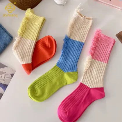 Korean version of ripped contrasting long socks