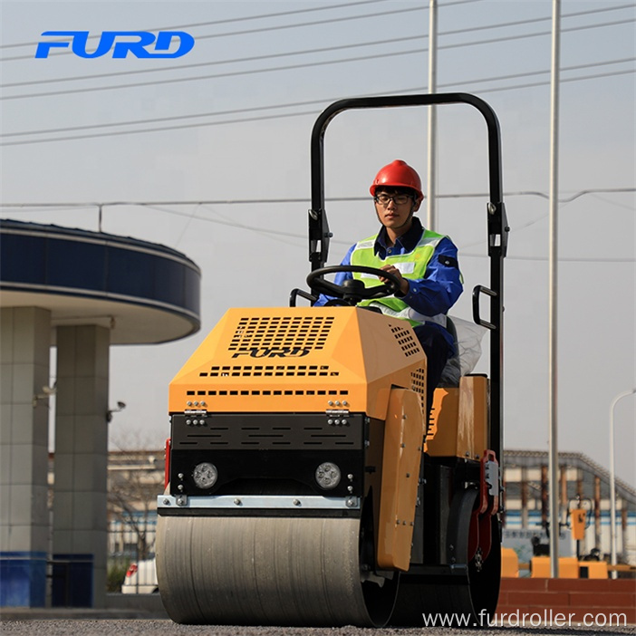 Powerful gasoline engine small size road roller for sale